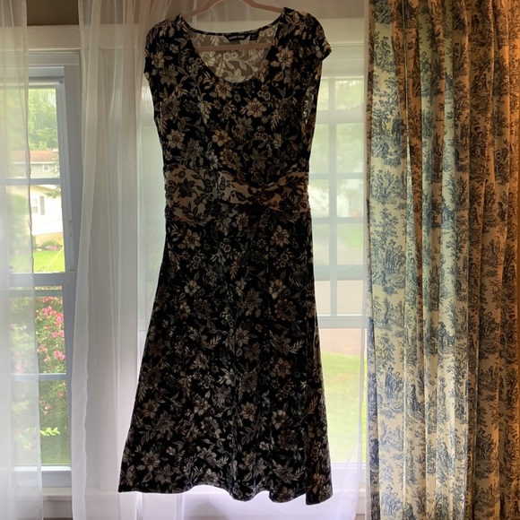 Landsend scoop neck midi dress with ruched waistband. Size medium Tall. - Picture 2 of 8